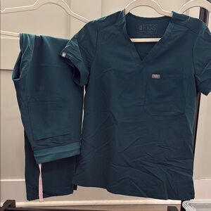 Figs Caribbean Blue XS Scrubs Set